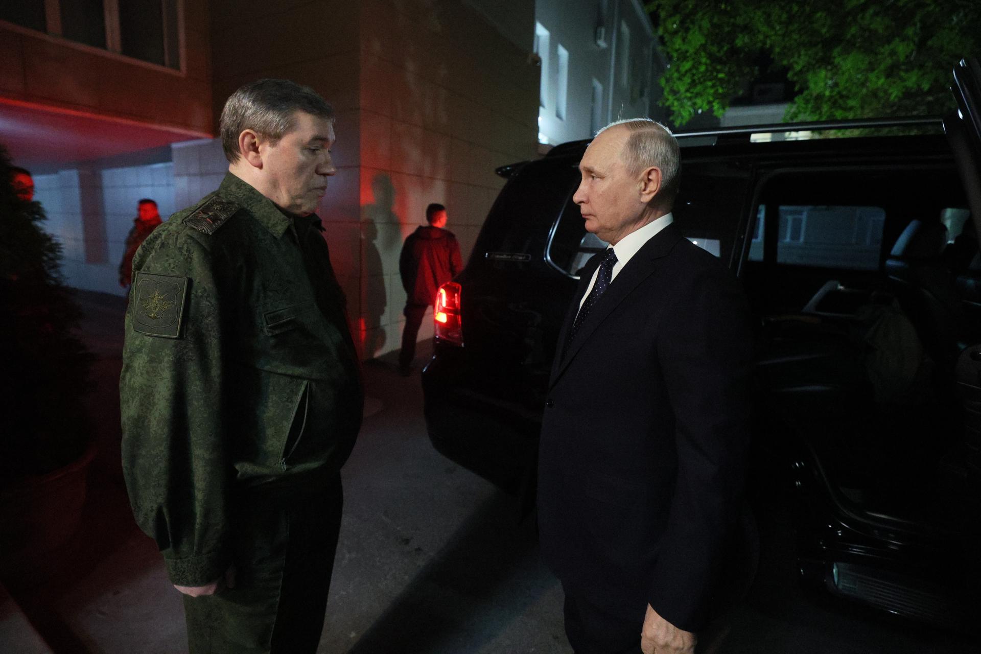 Russian President Vladimir Putin (R) meets with chief of the General Staff of the Armed Forces of the Russian Federation Valery Gerasimov walk in the headquarters of the Russian Armed Forces in Rostov-on-Don, Russia, 20 October 2023. EFE/EPA/GAVRIIL GRIGOROV/KREMLIN / POOL MANDATORY CREDIT