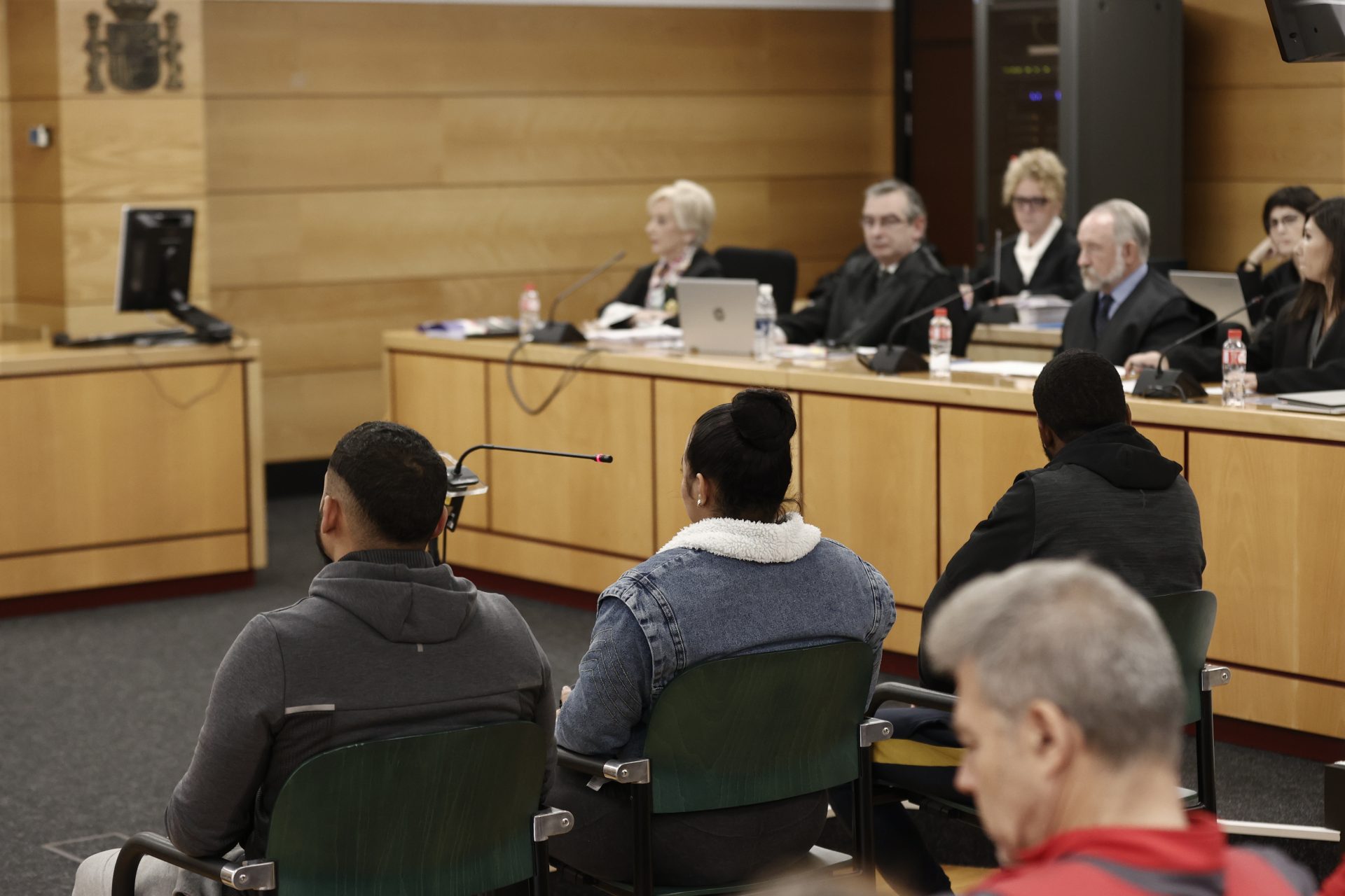 Imagen de los tres acusados del crimen de Villava en el primer día del juicio el pasado 13 de noviembre.
