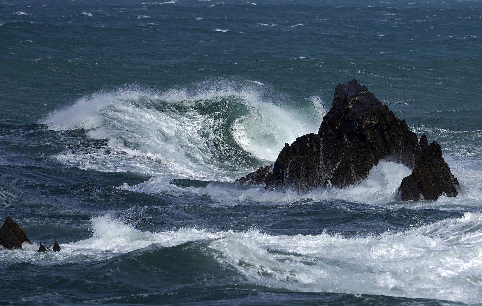 Una ola de 14 metros: el récord que ha batido la borrasca Domingos en Galicia