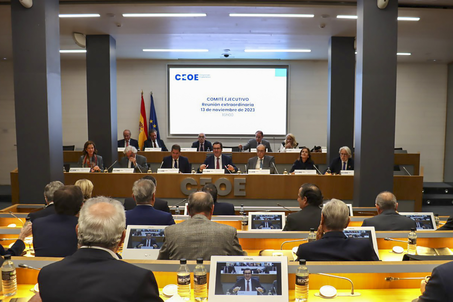 El presidente de la patronal CEOE, Antonio Garamendi, preside un comité ejecutivo extraordinario.