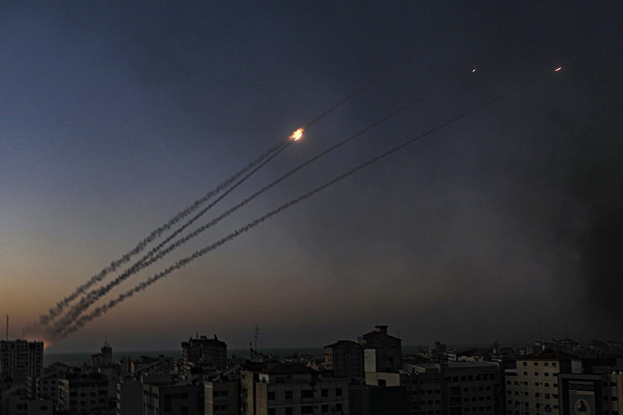 Lanzamiento de cohetes desde el norte de la Franja de Gaza hacia Israel