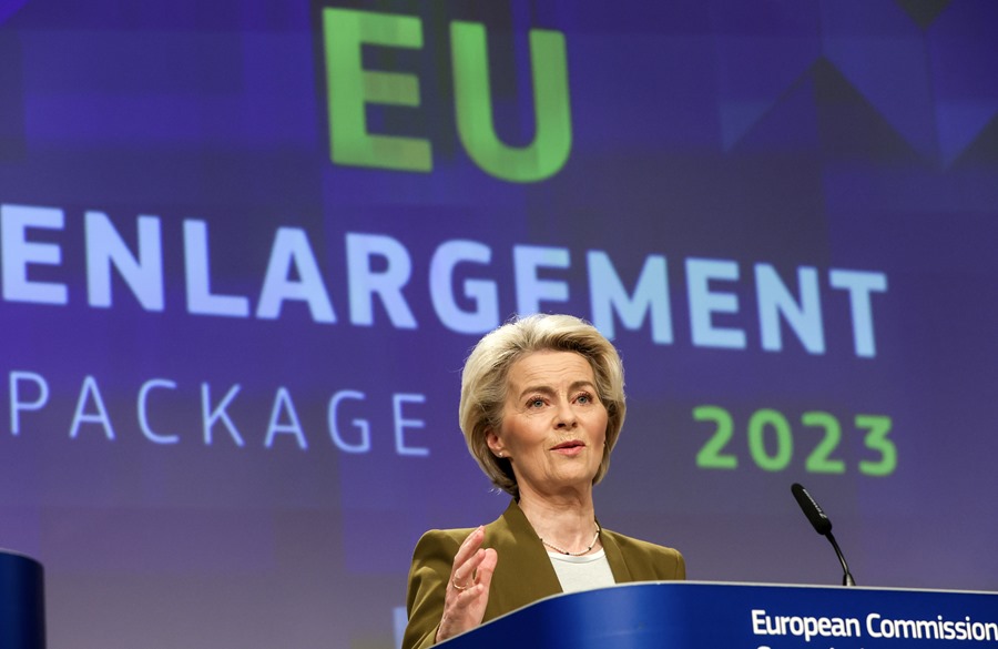 La presidenta del Ejecutivo comunitario, Ursula von der Leyen, en una rueda de prensa. sobre la ampliación,