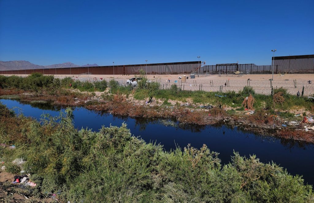 Fotografía de la frontera de Estados Unidos con México, el 12 de noviembre de 2023, en Ciudad Juárez (México). EFE/ Luis Torres