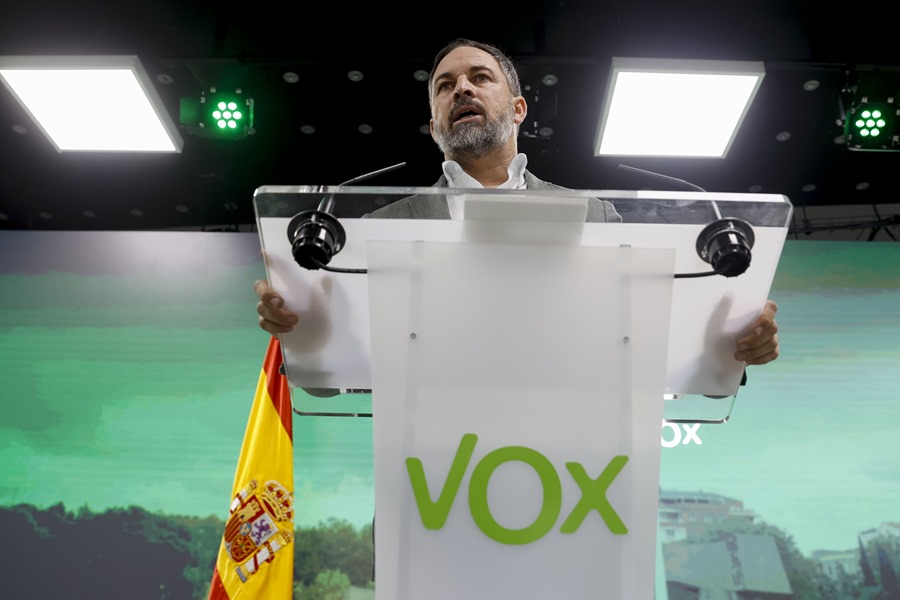 El líder de Vox, Santiago Abascal durante su comparecencia ante la prensa, este jueves en la sede de la formación en Madrid.
