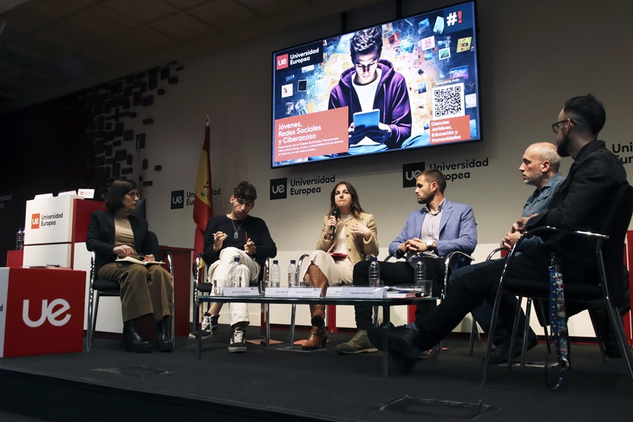 Campus de Villaviciosa de Odón de la Universidad Europea (Madrid) en el coloquio de apertura de la cátedra "Estudios transversales sobre 'ciberbullying', acoso y vulnerabilidad de los jóvenes en internet y en las redes sociales"