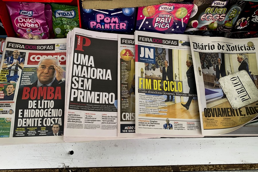 Obviamente, dimito", "Obviamente, adiós" y "Fin de ciclo" son algunos de los titulares por los que optaron este miércoles los principales periódicos portugueses para anunciar la salida del primer ministro luso, el socialista António Costa, tras verse envuelto en un escándalo de corrupción