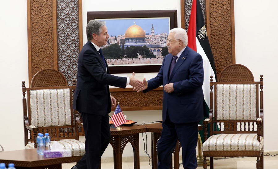 El secretario de Estado estadounidense, Antony Blinken, y el presidente de la Autoridad Nacional Palestina (ANP), Mahmud Abás.