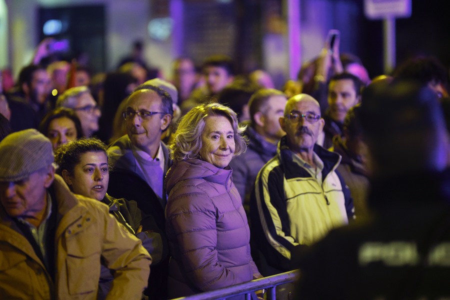 La expresidenta de la Comunidad de Madrid Esperanza Aguirre se suma a la protesta contra la ley de amnistía y el Gobierno de Pedro Sánchez, hoy sábado cerca de la sede del PSOE de la calle Ferraz, en Madrid.