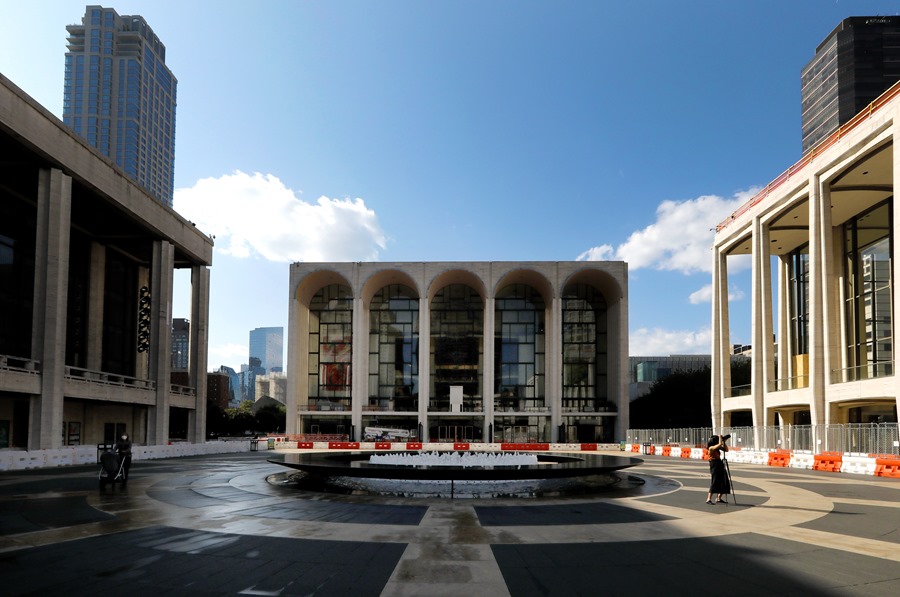 La Metropolitan Opera House (C) en el campus del Lincoln Center en Nueva York, Nueva York