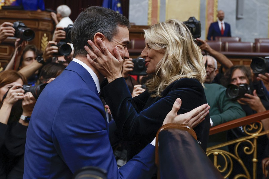 Las 'quinielas' sobre quiénes serán los ministros del nuevo Gobierno de Sánchez se disparan