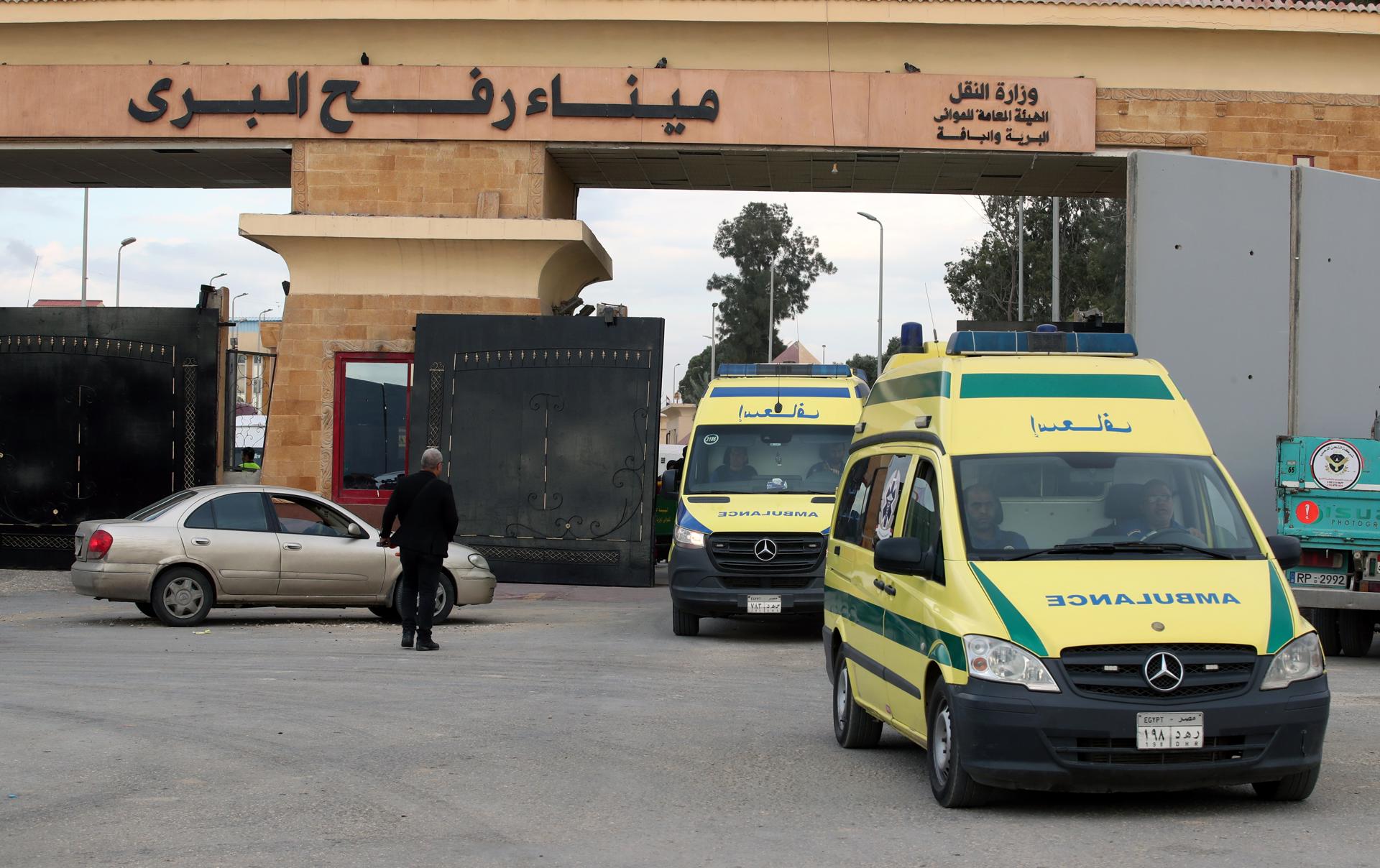 Ambulances cross the Rafah border crossing between the Gaza Strip and Egypt, in Rafah, Egypt, 19 November 2023. EFE-EPA/KHALED ELFIQI
