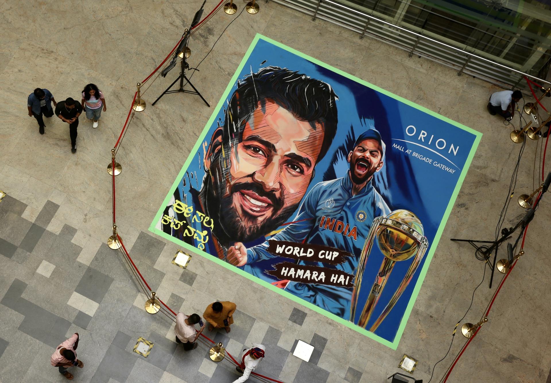 Rangoli portrait of Indian cricketer Rohit Sharma and Virat Kohli created at a mall in Bangalore, India, 16 November 2023. EFE-EPA/JAGADEESH NV
