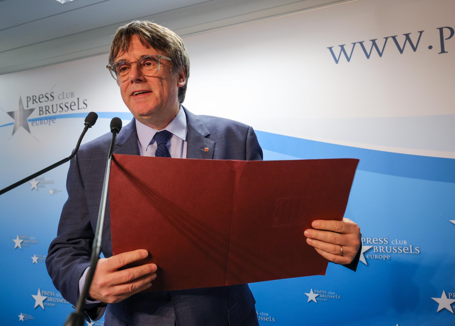Member of the European Parliament Carles Puigdemont gives a press conference in Brussels, Belgium, 09 November 2023.  EFE/EPA/OLIVIER MATTHYS