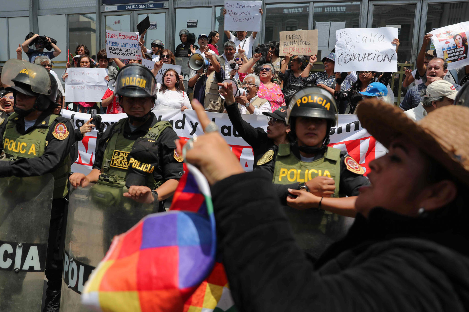 A power struggle in Peru triggered by a corruption probe in the Attorney General's Office - Vimarsana News