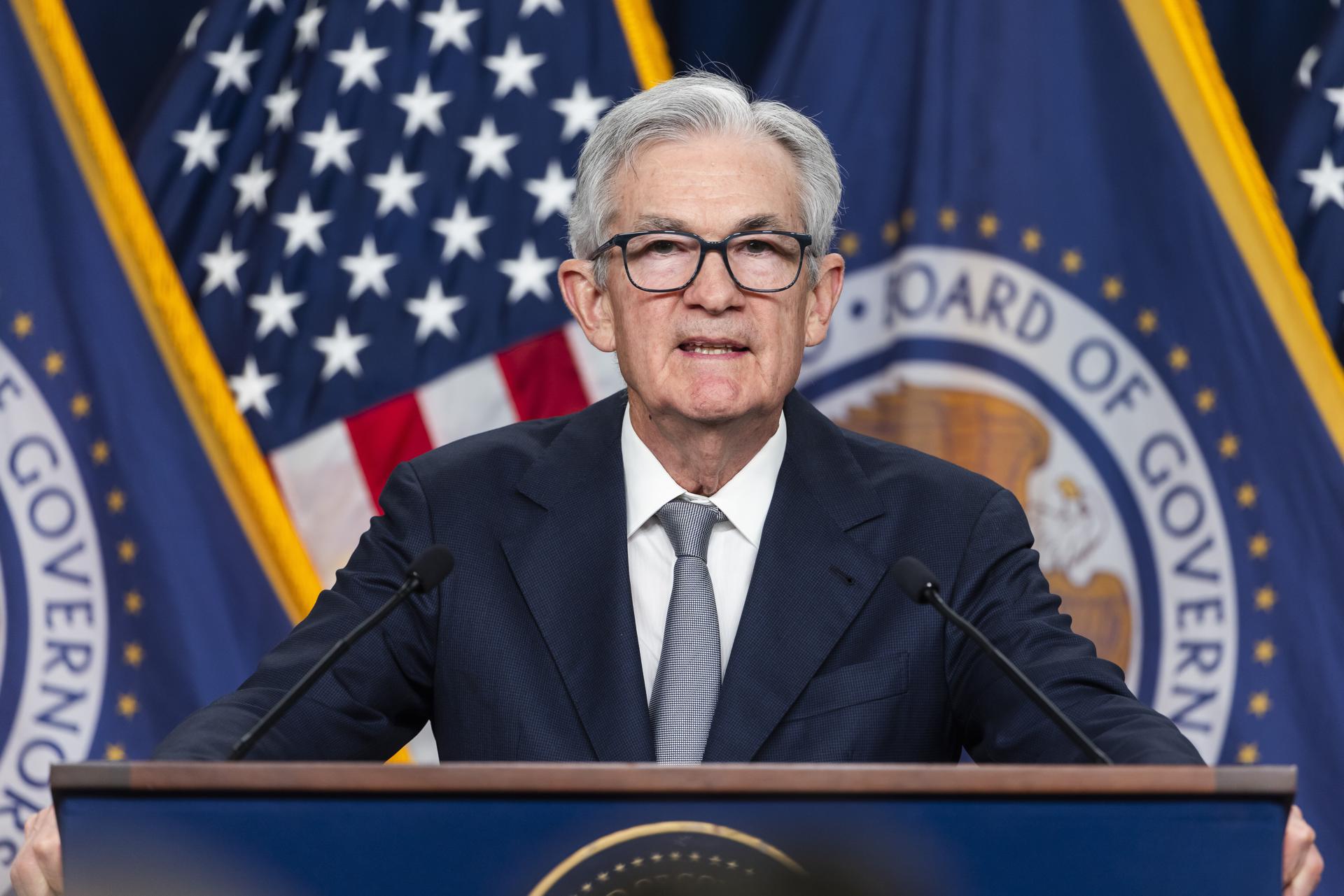 US Federal Reserve Board Chairman Jerome Powell delivers remarks after the Fed refrained from raising interest rates following its two-day conference at the Federal Reserve in Washington, DC, USA, 01 November 2023. (Roma) EFE/EPA/JIM LO SCALZO