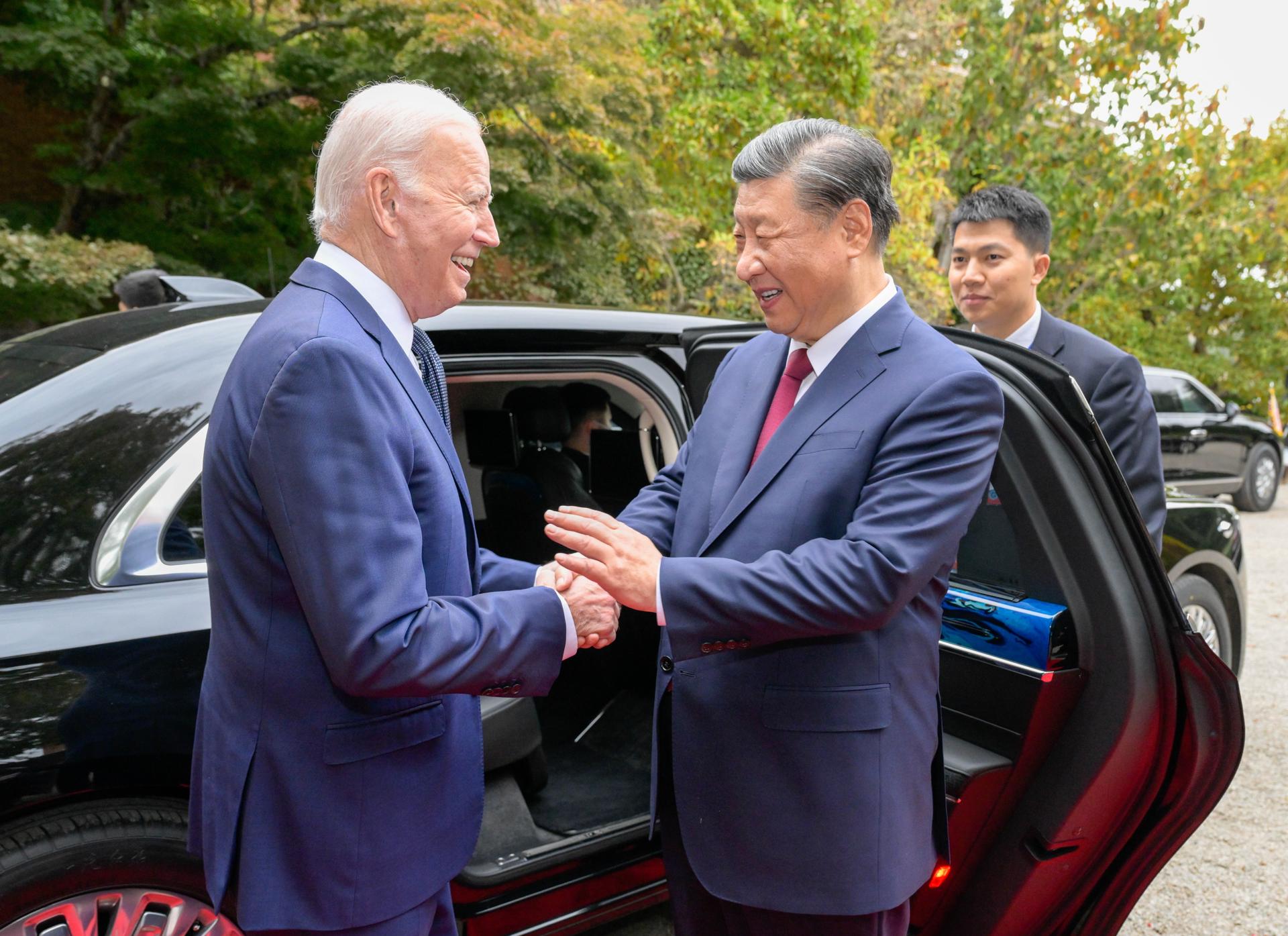 US President Joe Biden (L) escorts Chinese President Xi Jinping to his car to bid farewell after their talks in the Filoli Estate in Woodside, south of San Francisco, California, USA, 15 November 2023 (issued 16 November 2023). EFE/EPA/XINHUA / LI XUEREN CHINA OUT / UK AND IRELAND OUT / MANDATORY CREDIT EDITORIAL USE ONLY EDITORIAL USE ONLY
