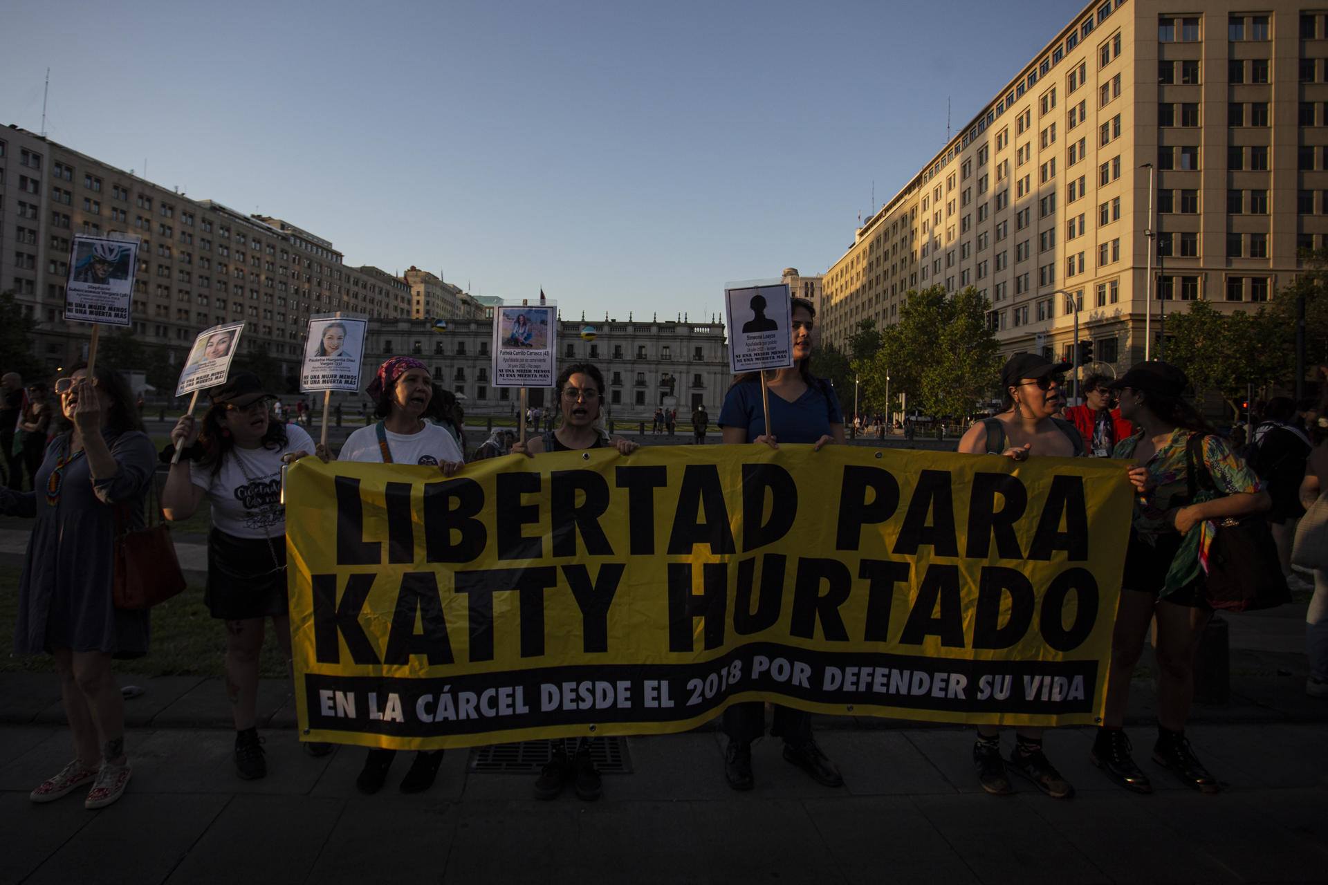 Chilenas contra la violencia machista al grito de "Ni un paso más"