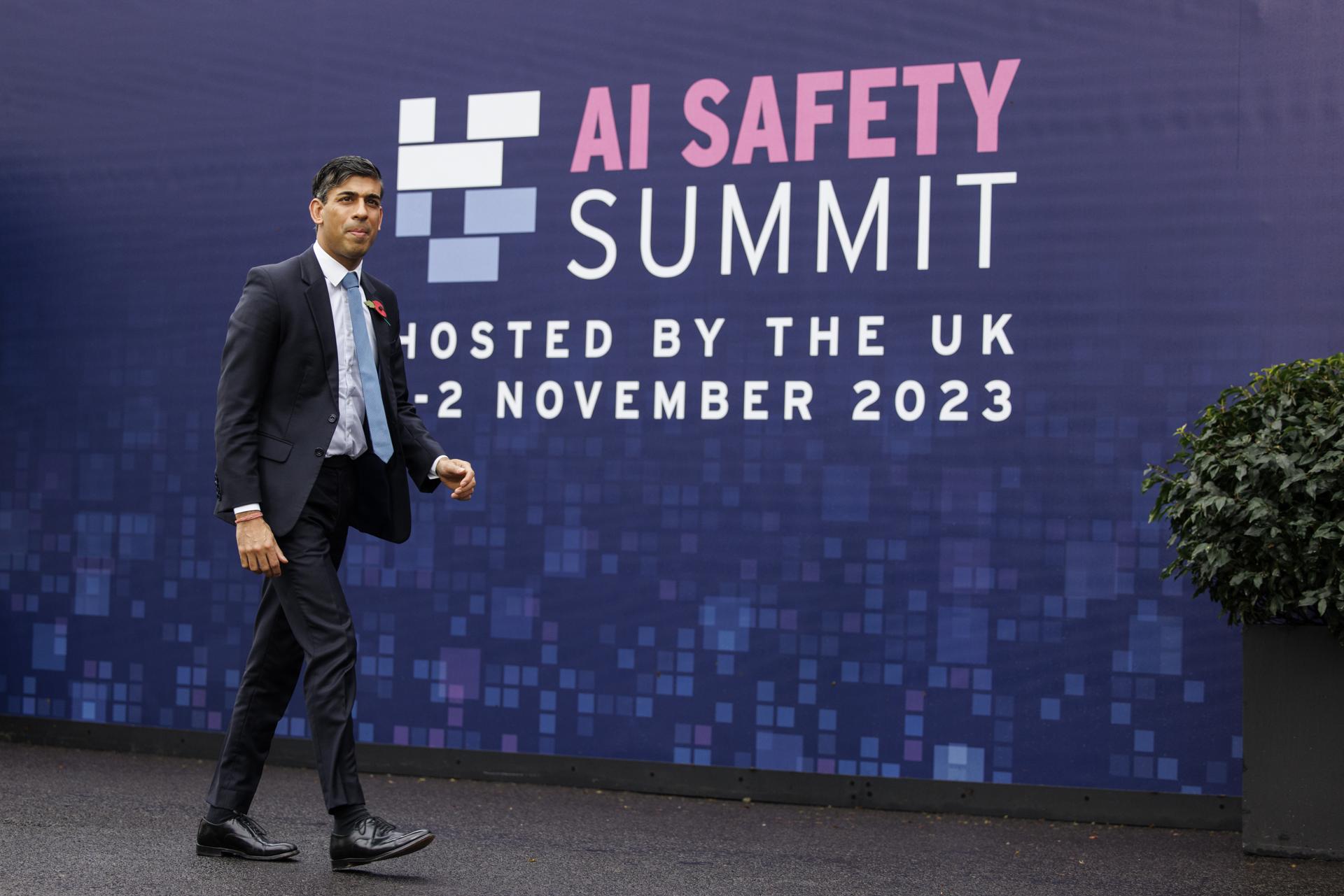 British Prime Minister Rishi Sunak arrives for the second day of the AI Safety Summit at Bletchley Park, Milton Keynes, Britain, 02 November 2023. EFE-EPA/TOLGA AKMEN / POOL
