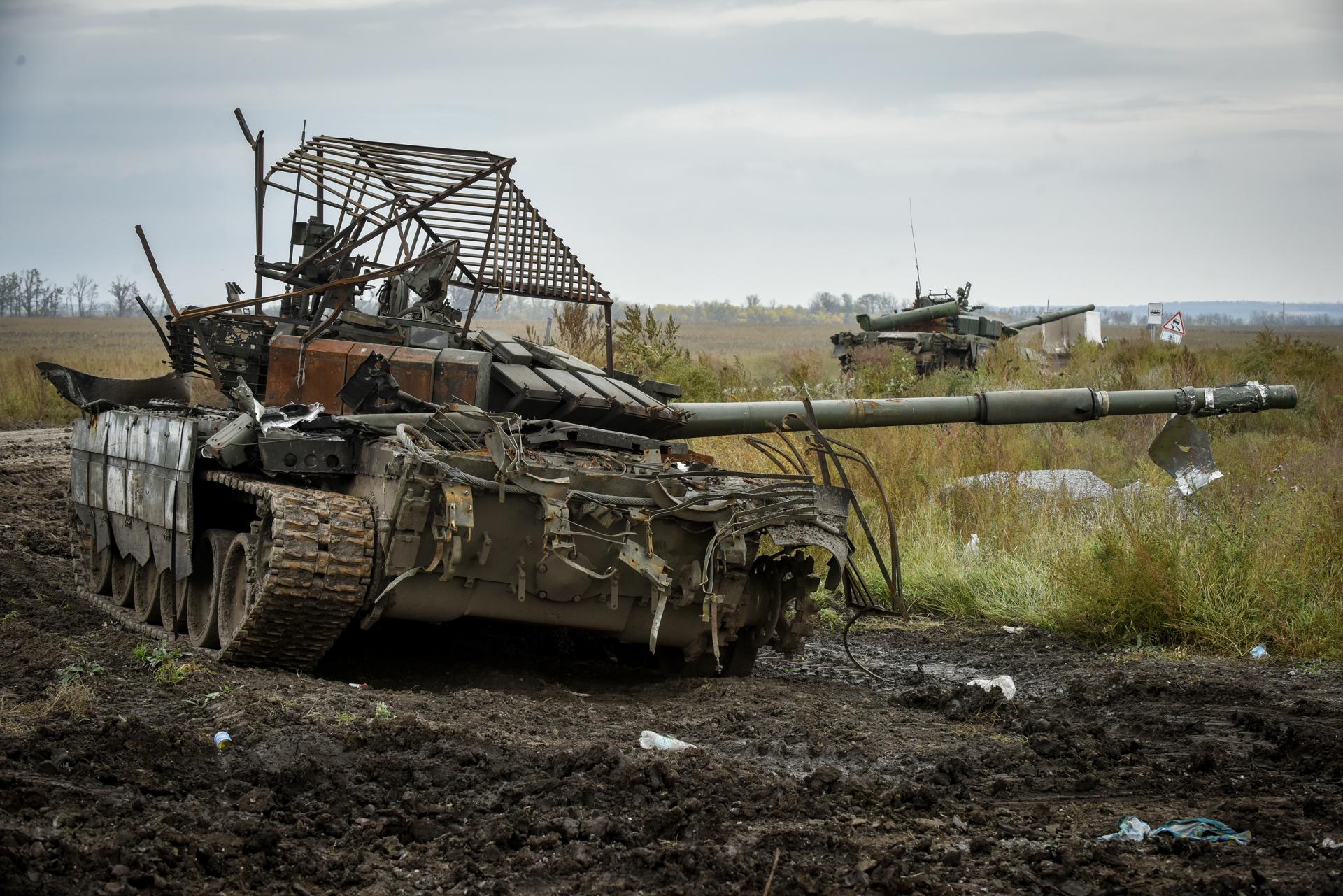 Un tanque ruso capturado por Ucrania, en una imagen de archivo. EFE/OLEG PETRASYUK