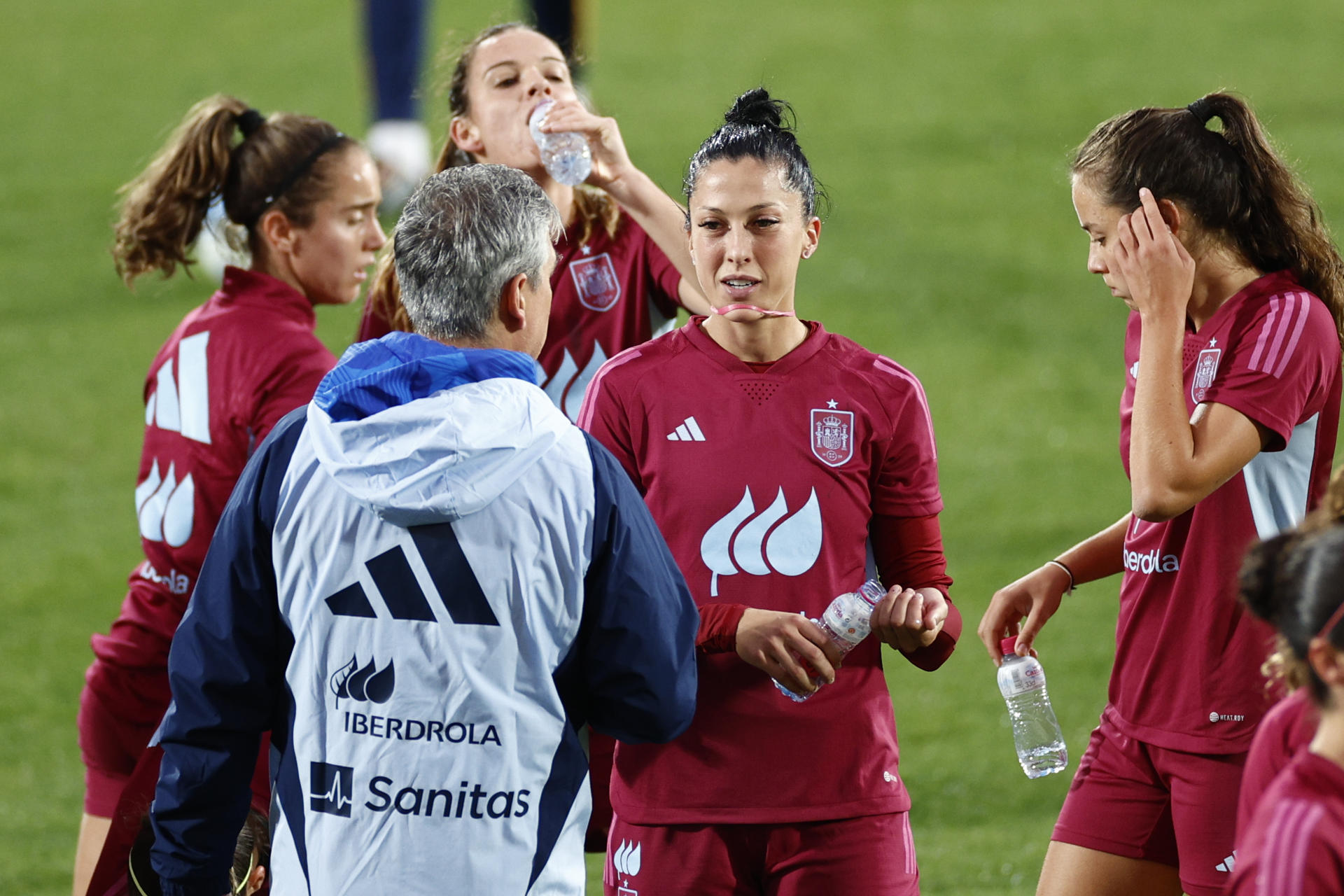 (FILE) The Spanish national team player Jenni Hermoso (C) participates this Monday in a training session for the senior women's team in Madrid, Spain, 23 October 2023. EFE/ Rodrigo Jiménez
