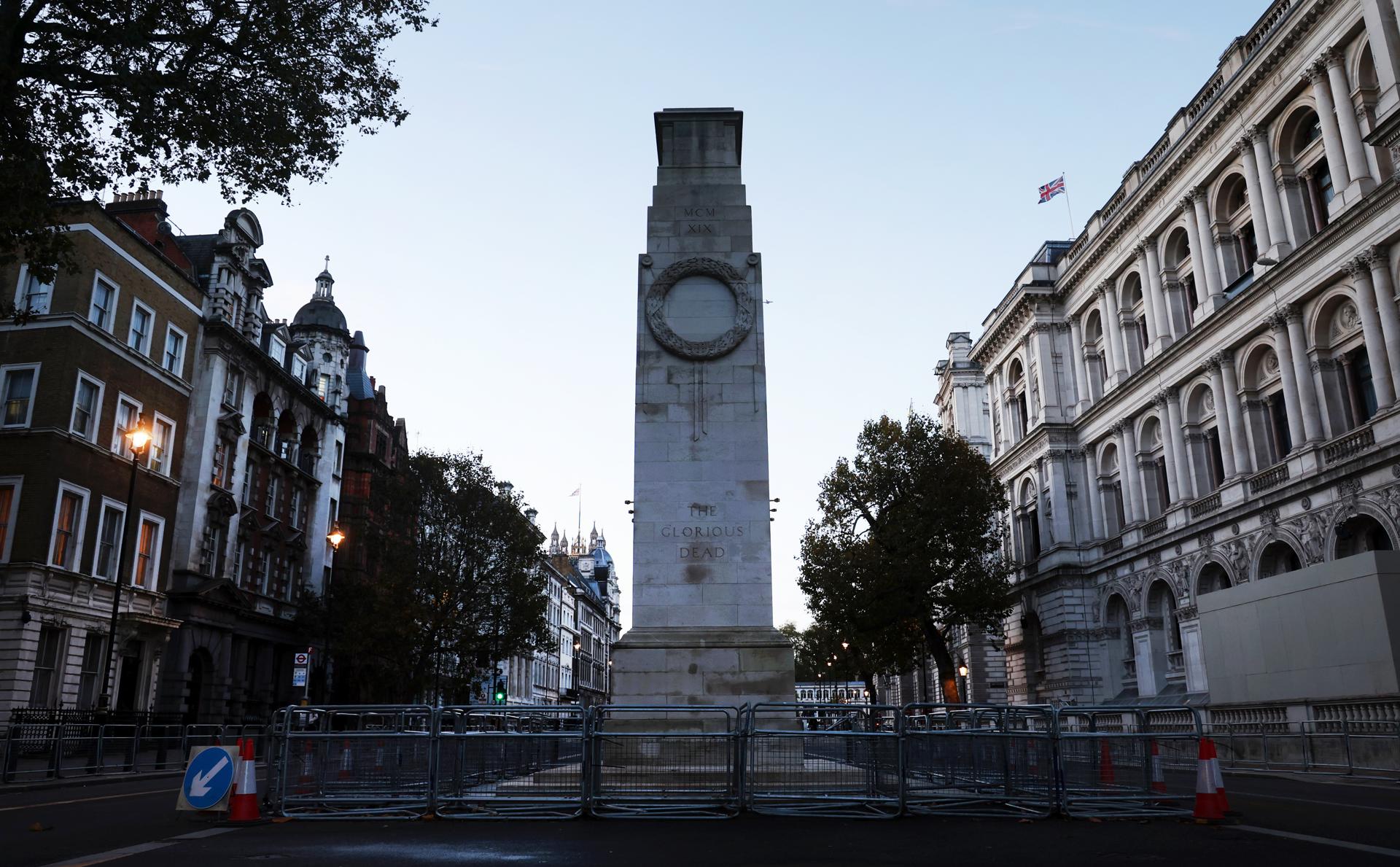 The Cenotaph war memorial in Whitehall in London, Britain, 06 November 2023. EFE/EPA/ANDY RAIN