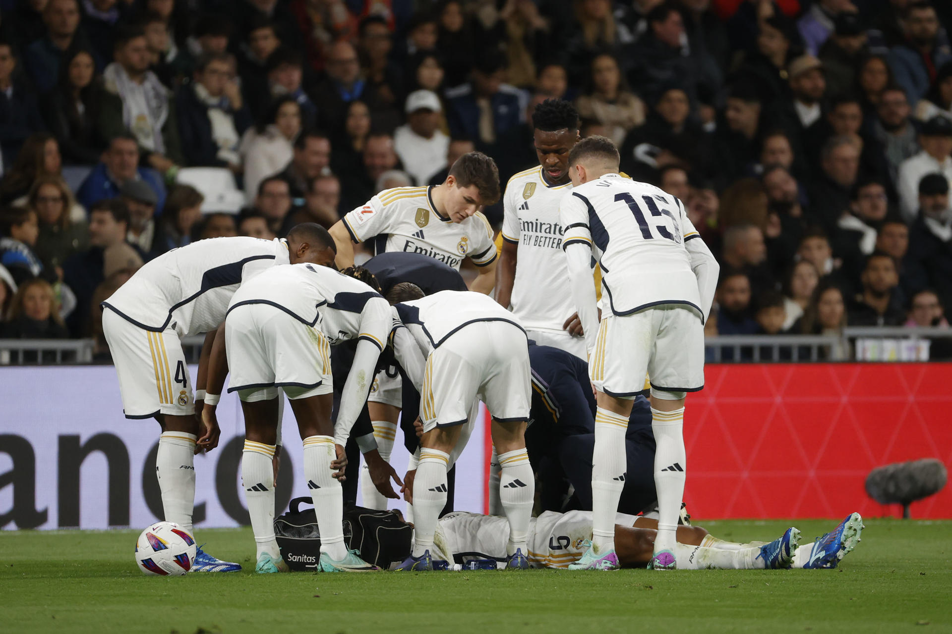 (FILE) Real Madrid's English midfielder Jude Bellingham is injured during matchday 12 between Real Madrid and Rayo Vallecano at the Santiago Bernabéu in Madrid, Spain. EFE/ CARLOS HIDALGO
