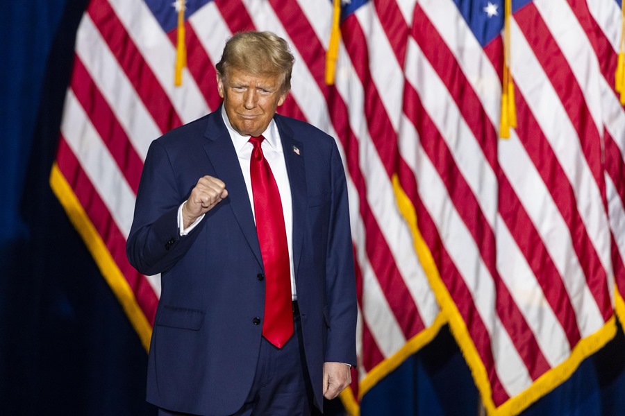 El expresidente estadounidense Donald Trump (2017-2021) afirmó este lunes, tras ganar los caucus de Iowa, que es hora de que Estados Unidos "se una", en un mensaje conciliatorio al que enseguida siguieron comentarios contra los inmigrantes. 