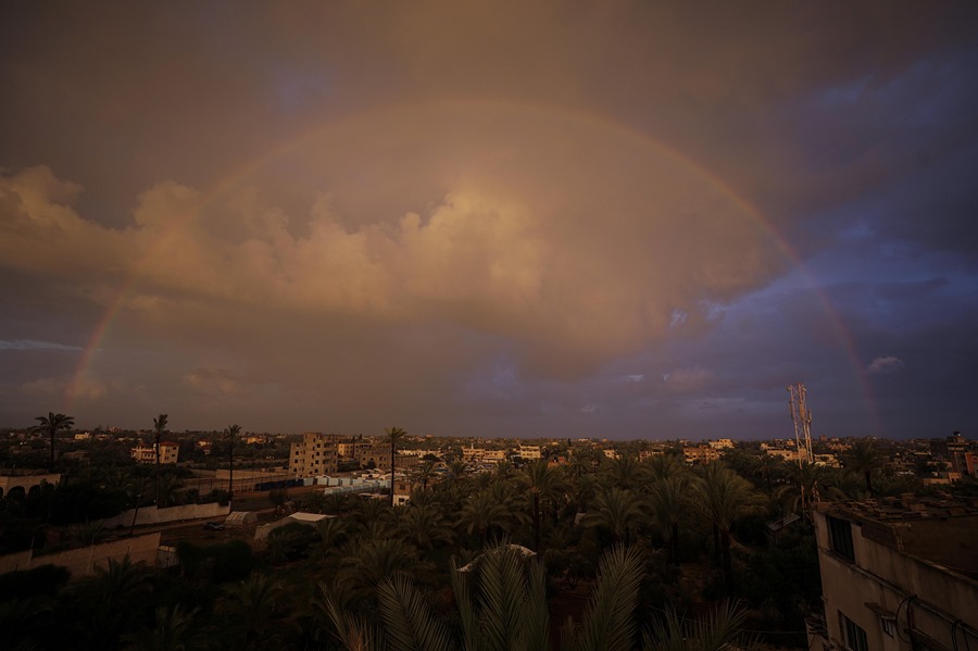 Arco iris sobre el sur de la Franja de Gaza 