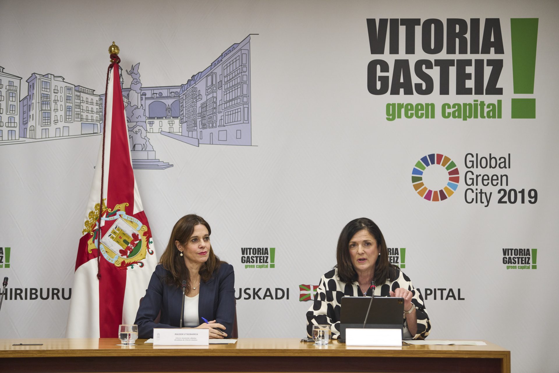 PSE y PNV pactan con EH Bildu los presupuestos de Vitoria