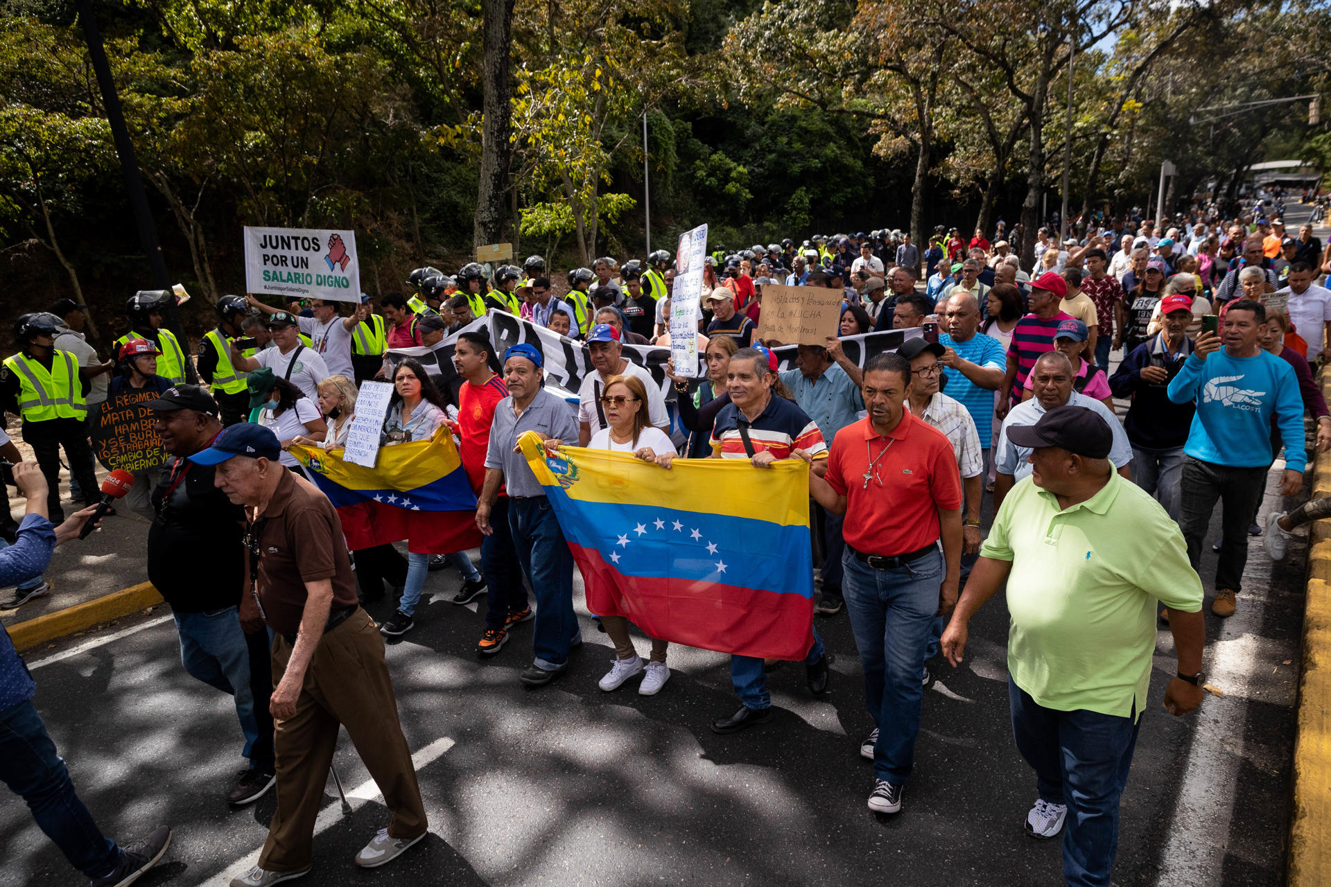 Los trabajadores venezolanos protestan contra los «salarios de hambre» y exigen un ingreso «digno».