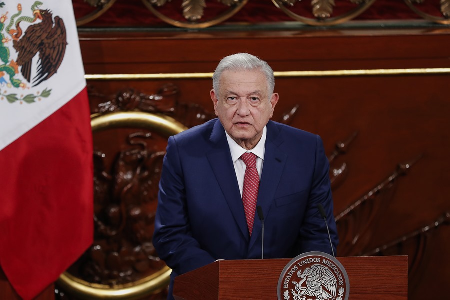 López Obrador presenta ambicioso plan de 20 reformas constitucionales en su último año