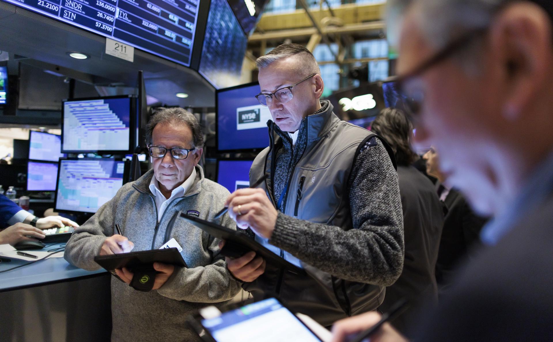 Wall Street closes in mixed territory and S&P consolidates