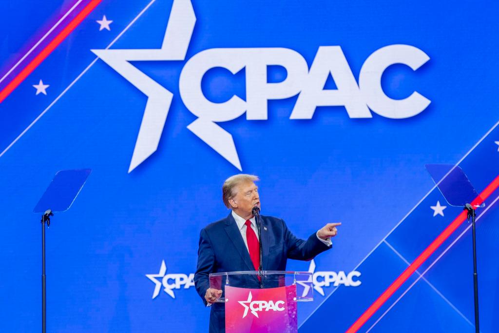 El expresidente de Estados Unidos Donald Trump pronuncia un discurso durante la Conferencia de Acción Política Conservadora (CPAC), en National Harbor, Maryland (EE.UU.), este 24 de febrero de 2024. EFE/EPA/Shawn Thew
