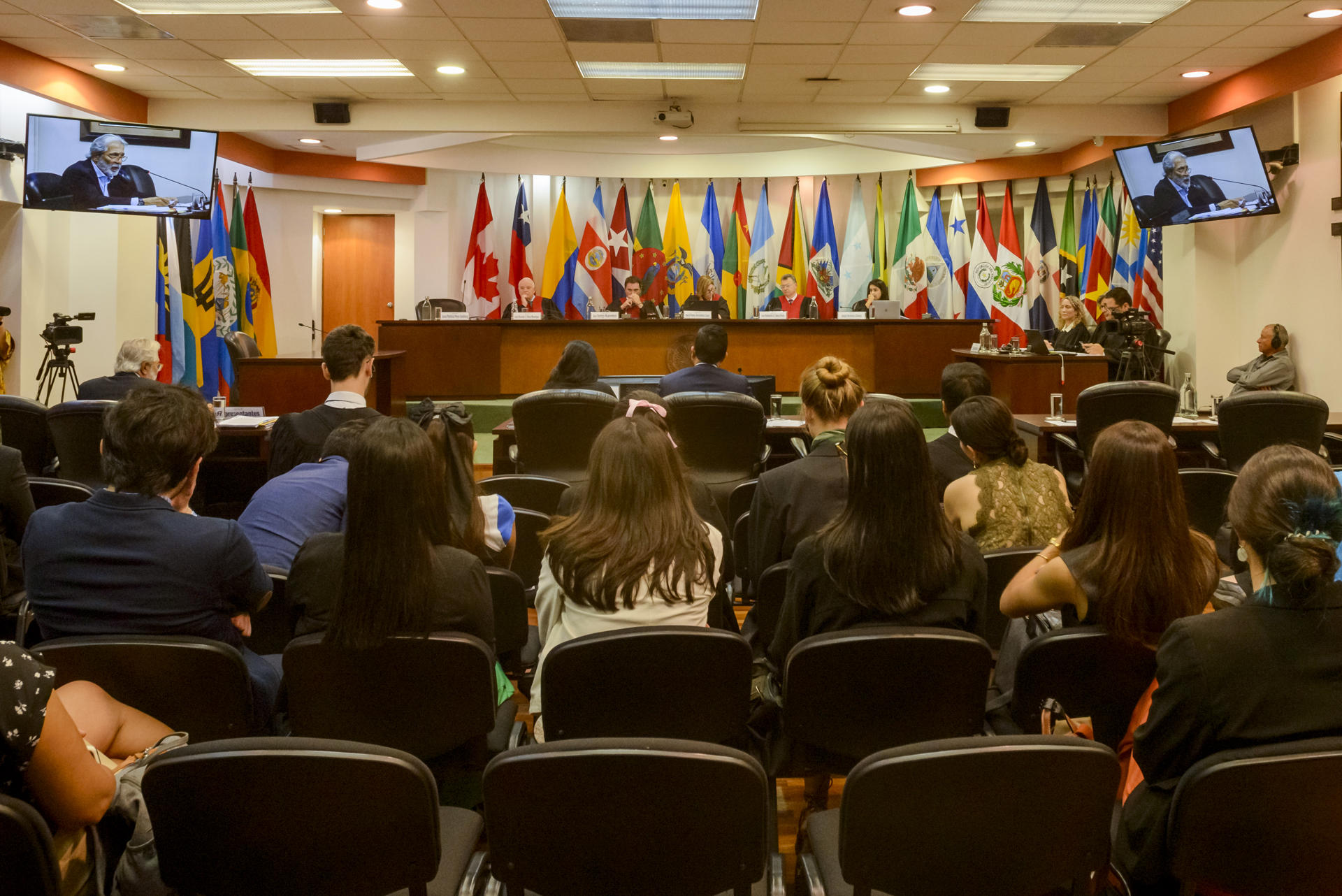 Piden a la CorteIDH condena contra Venezuela por la violación a los derechos del excandidato Capriles
