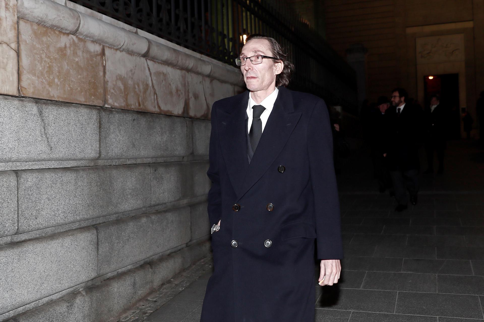 Familiares y amigos de Fernando Gómez-Acebo, primo del rey, le dan su último adiós en el tanatorio