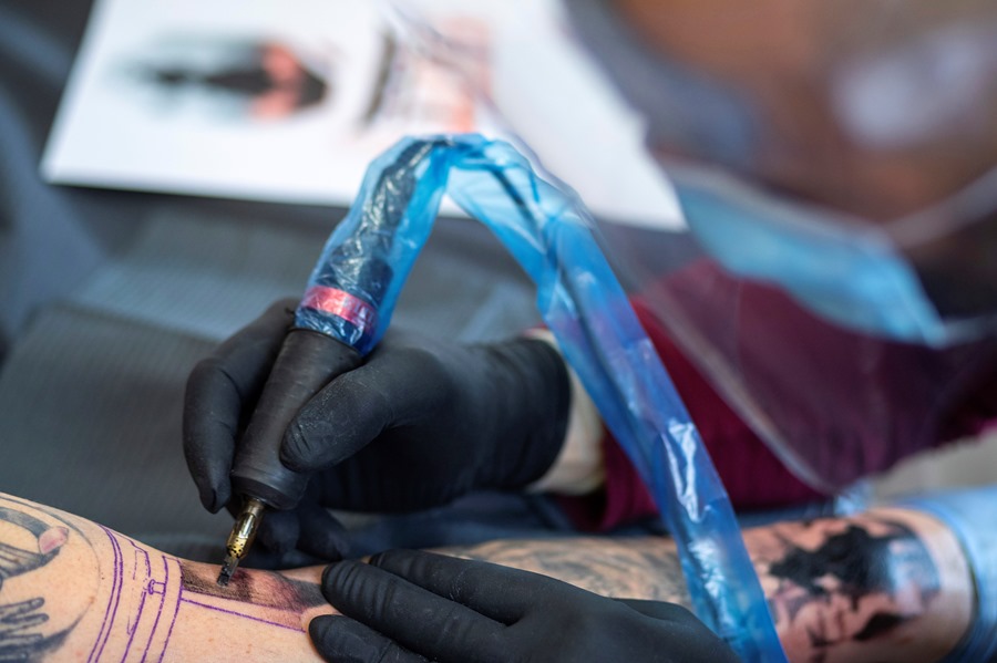 La commercializzazione di vari inchiostri per tatuaggi è cessata