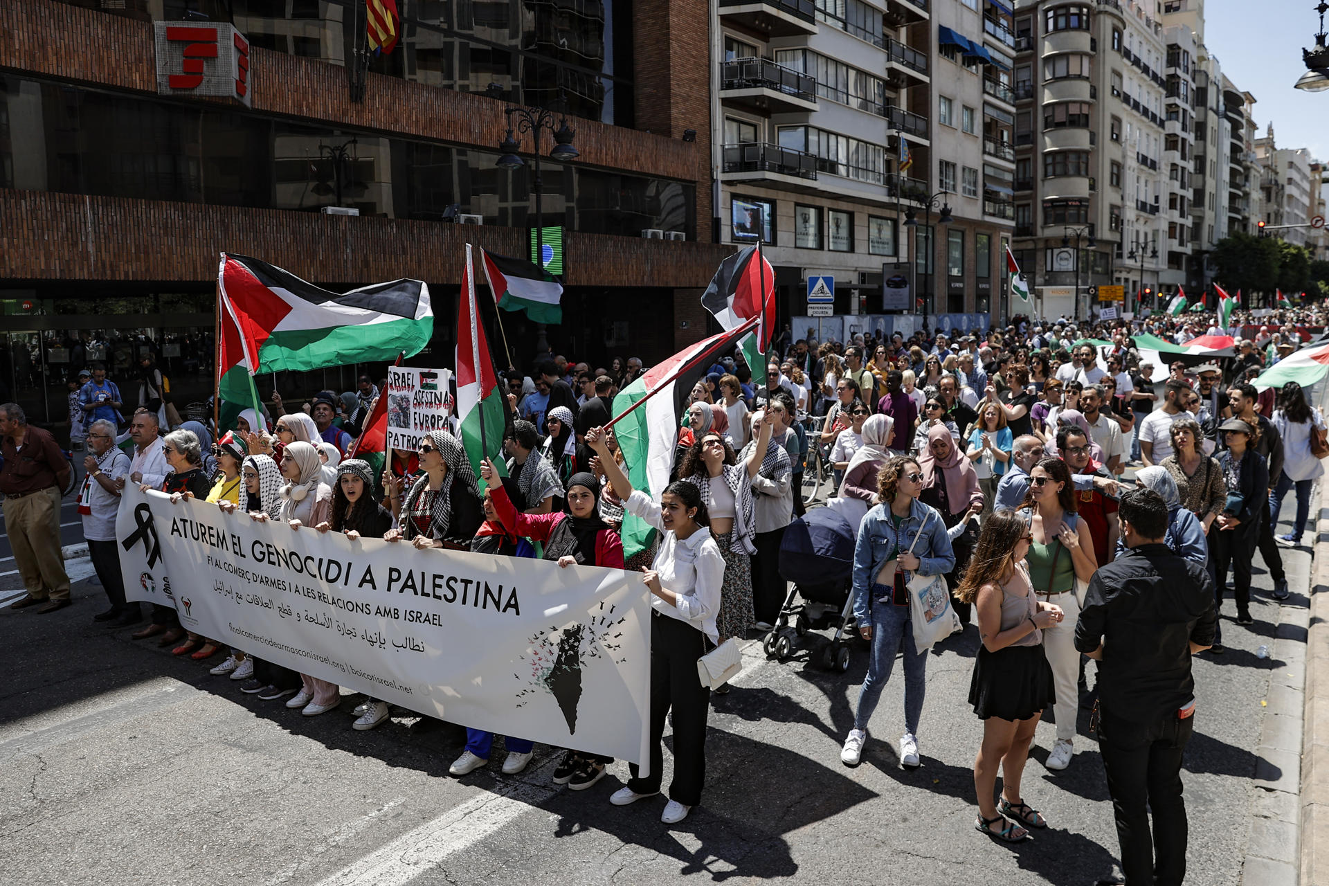 Una marcha exige en València el fin del "genocidio" en Palestina