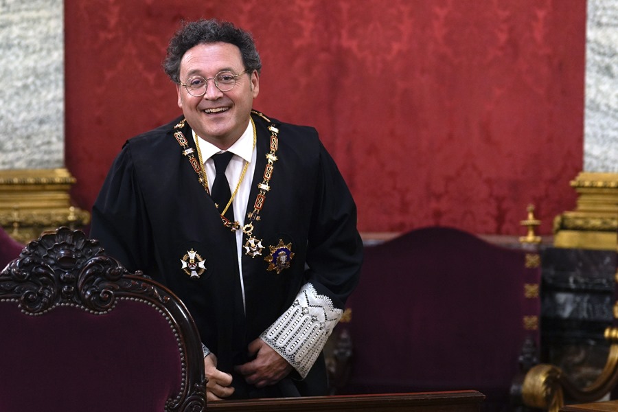 Piden al Supremo investigar al fiscal por el caso del novio Ayuso