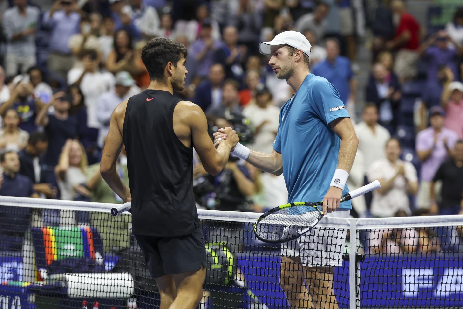 Alcaraz, Osaka Stunned at US Open, Medvedev Moves Ahead