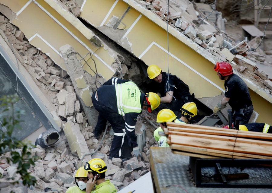 10-storey building collapses in Argentina