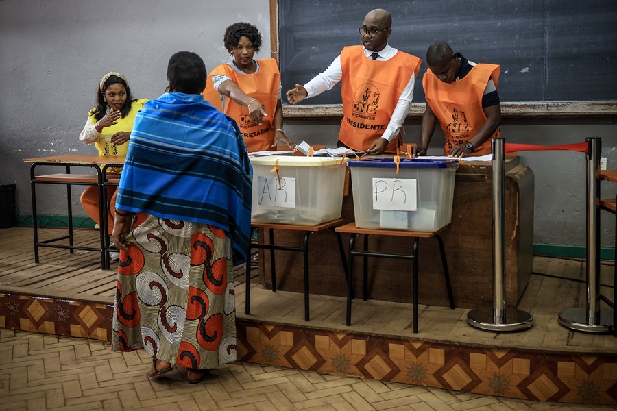 El oficialista Frelimo lidera el recuento de las elecciones generales en Mozambique