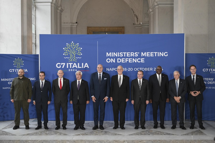 Il G7 della Difesa lancia un appello per aiuti militari all’Ucraina