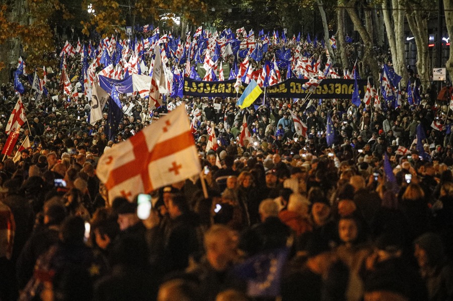 Thousands of Georgians march in Tbilisi for European future