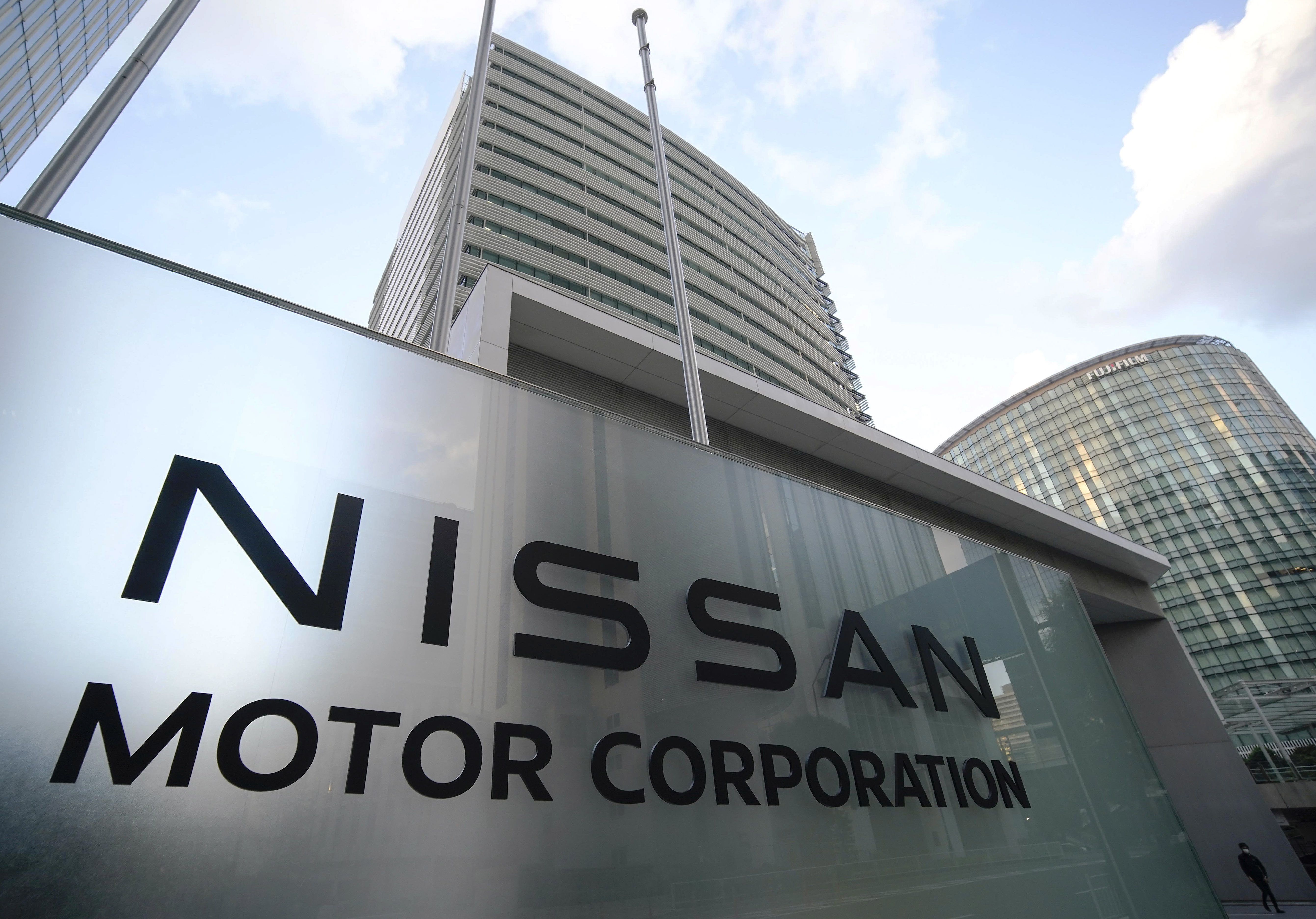 Nissan shares fell 6% on the stock market after dismal results