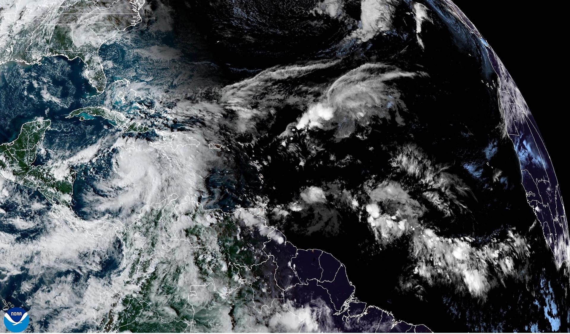 Hurricane Rafael causes complete blackout in Cuba