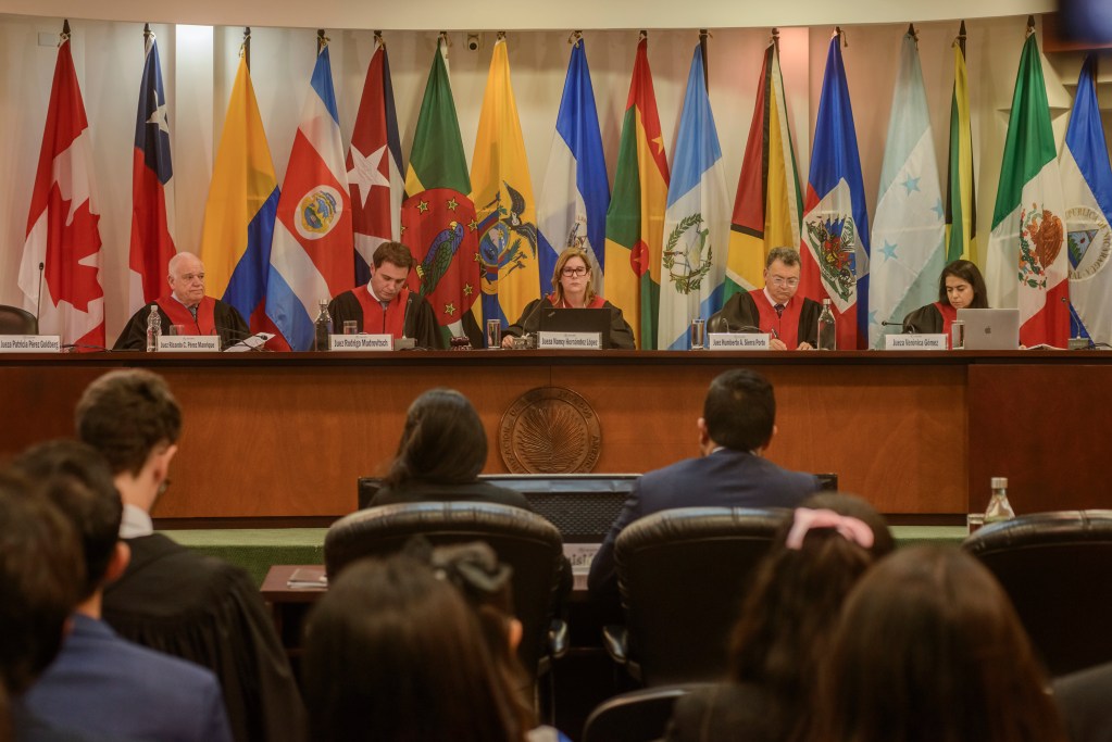 Fotografía de archivo de una audiencia de la Corte Interamericana de Derechos Humanos (CorteIDH), contra el Estado de Venezuela por las alegadas violaciones a los derechos políticos del excandidato presidencial Henrique Capriles durante las elecciones de 2013. EFE/ Alexander Otarola 