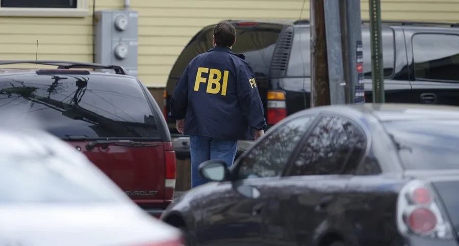 Grupo especial del FBI investigará ataques contra los autos Tesla