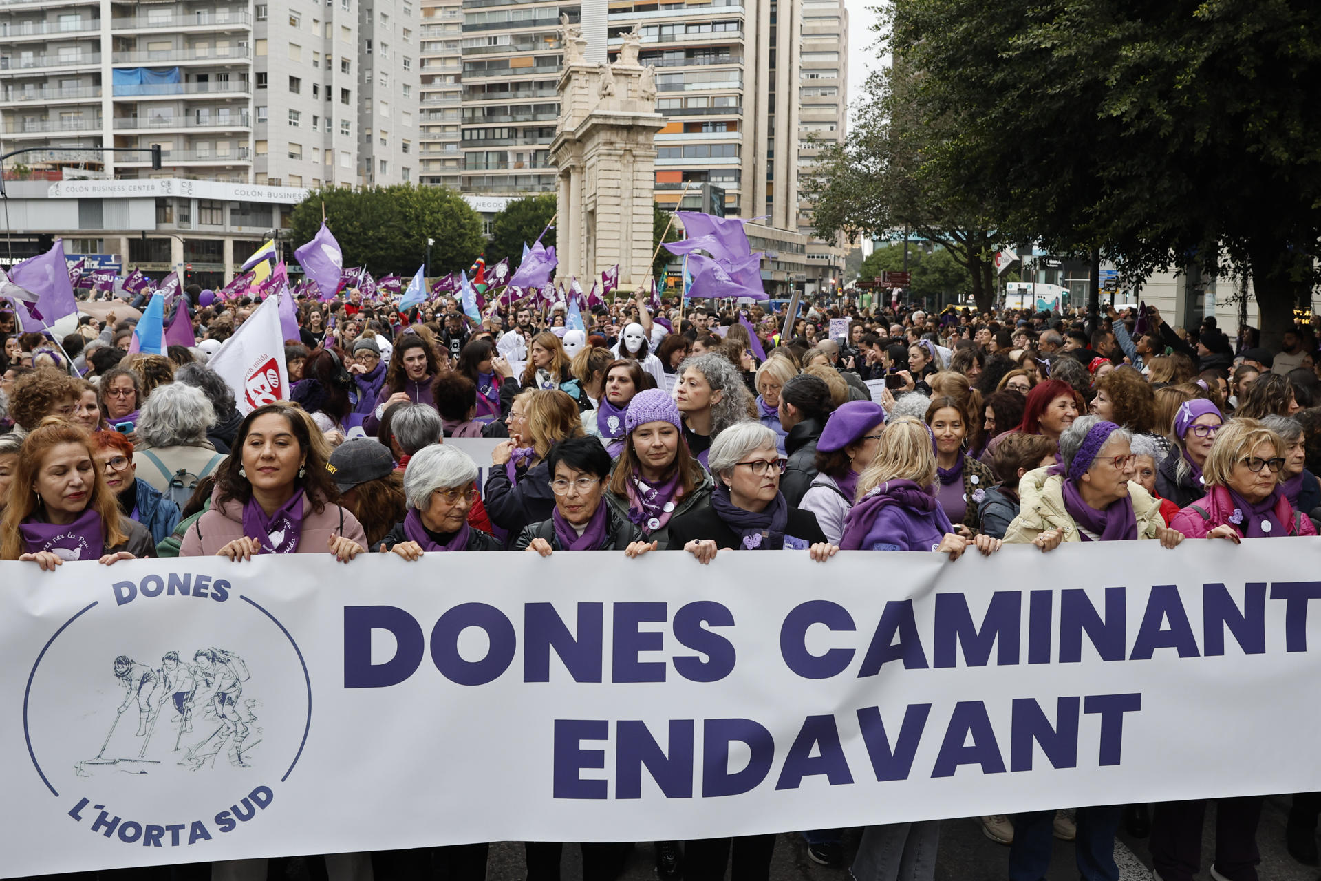València sale a la calle a reclamar los derechos de las mujeres