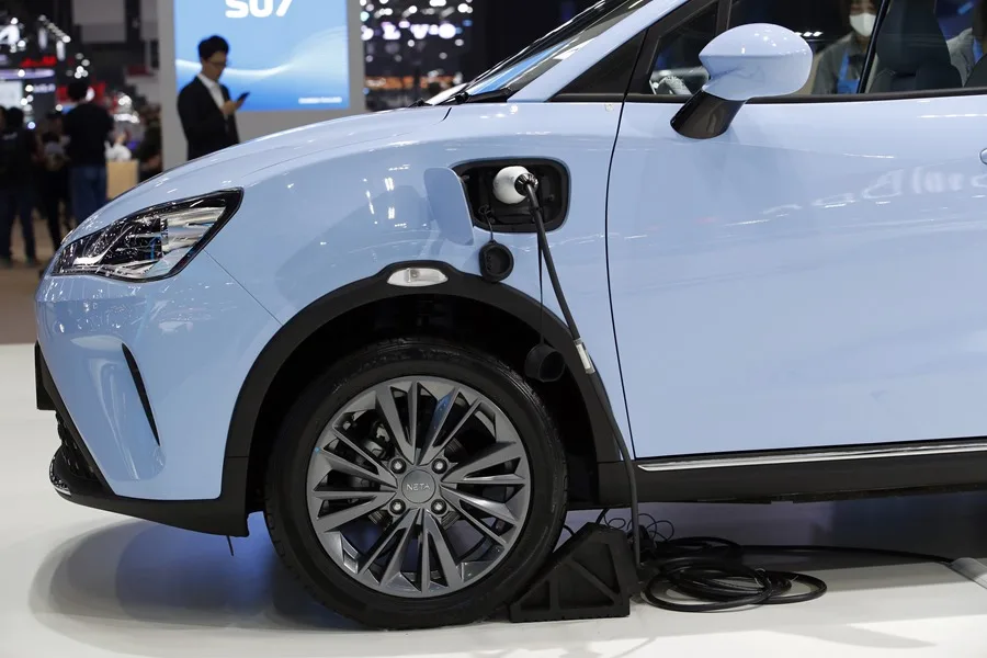 La UE sigue buscando con China cambiar aranceles a los coches ...