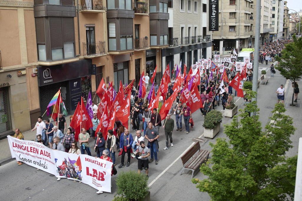 Los sindicatos salen a la calle en el Primero de Mayo en Navarra